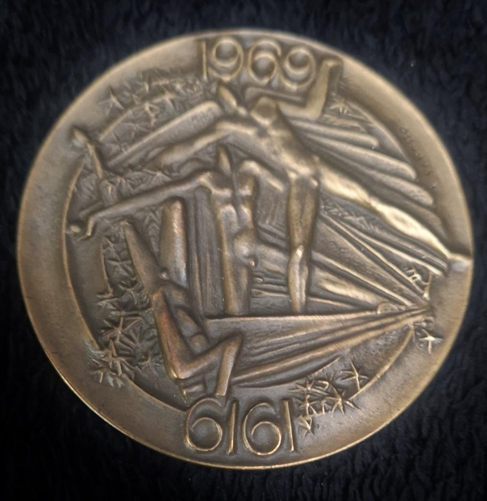 Artistieke Bronzen penning KLM 1919-1969 gesign. F. Carasso, Ophalen of Verzenden, Brons, Nederland