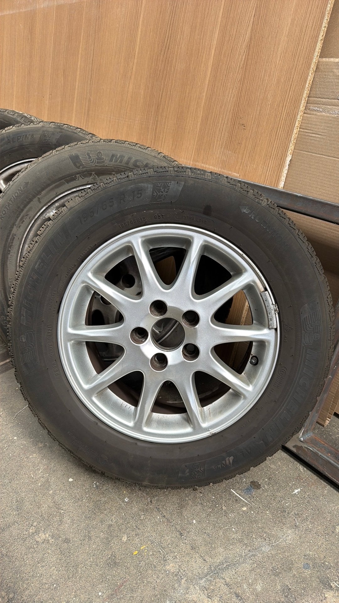 Volvo v70 velgen met winterbanden, Auto diversen, Auto-accessoires, Ophalen