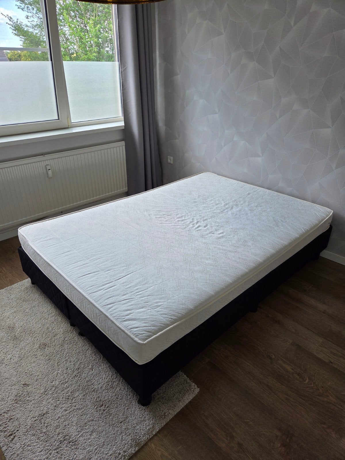 Tweepersoons twijfelaar bed (140x200cm) - 2 losse bedboxen, Huis en Inrichting, Slaapkamer | Bedden, Ophalen, Zwart, 140 cm, Zo goed als nieuw