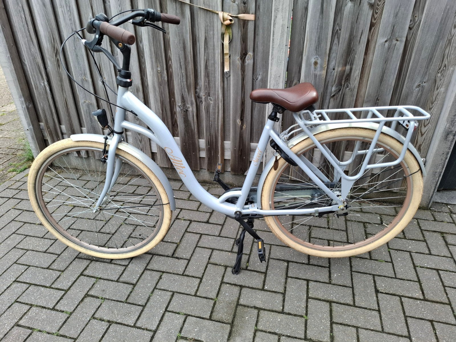 Moederfiets 28", Altec Sweet, 50cm frame, 3 versnellingen, Gebruikt, Versnellingen, 0 zitjes, 50 tot 53 cm