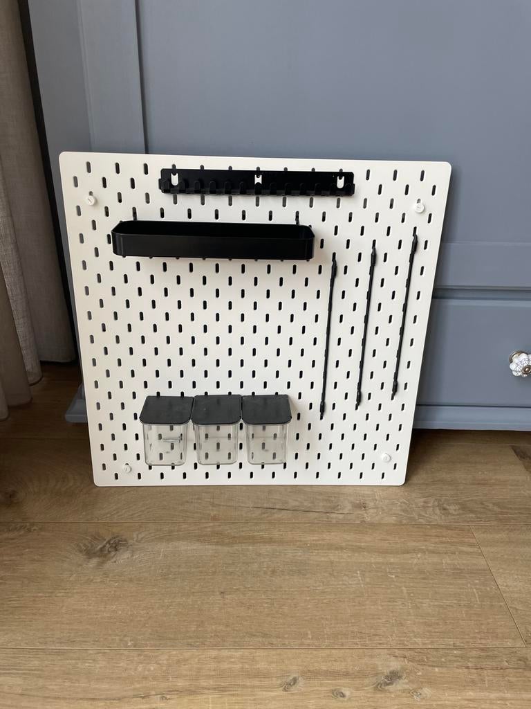 IKEA  wandplank/organizer wit/zwart, z.g.a.n., Huis en Inrichting, Woonaccessoires | Wandplanken en Boekenplanken, Ophalen