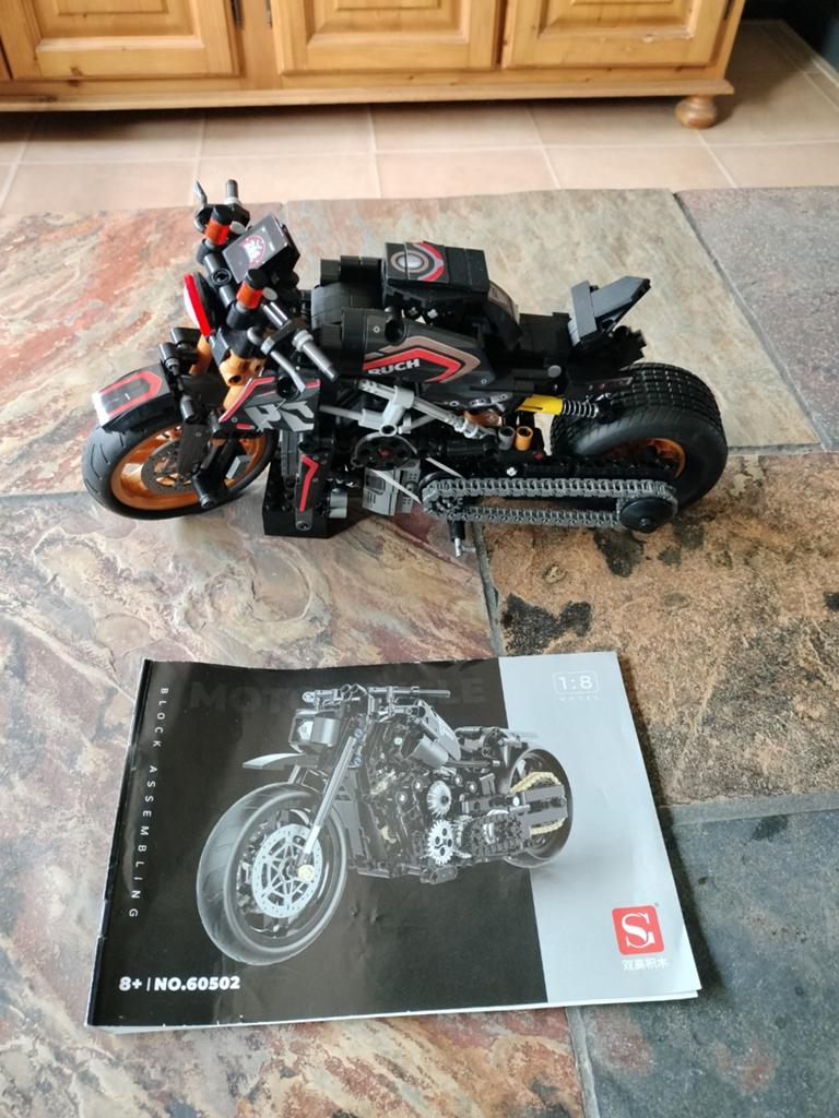 Bouwstenen Suzuki GSX250R Rush1000 Motorfiets 1:8 schaal, Ophalen
