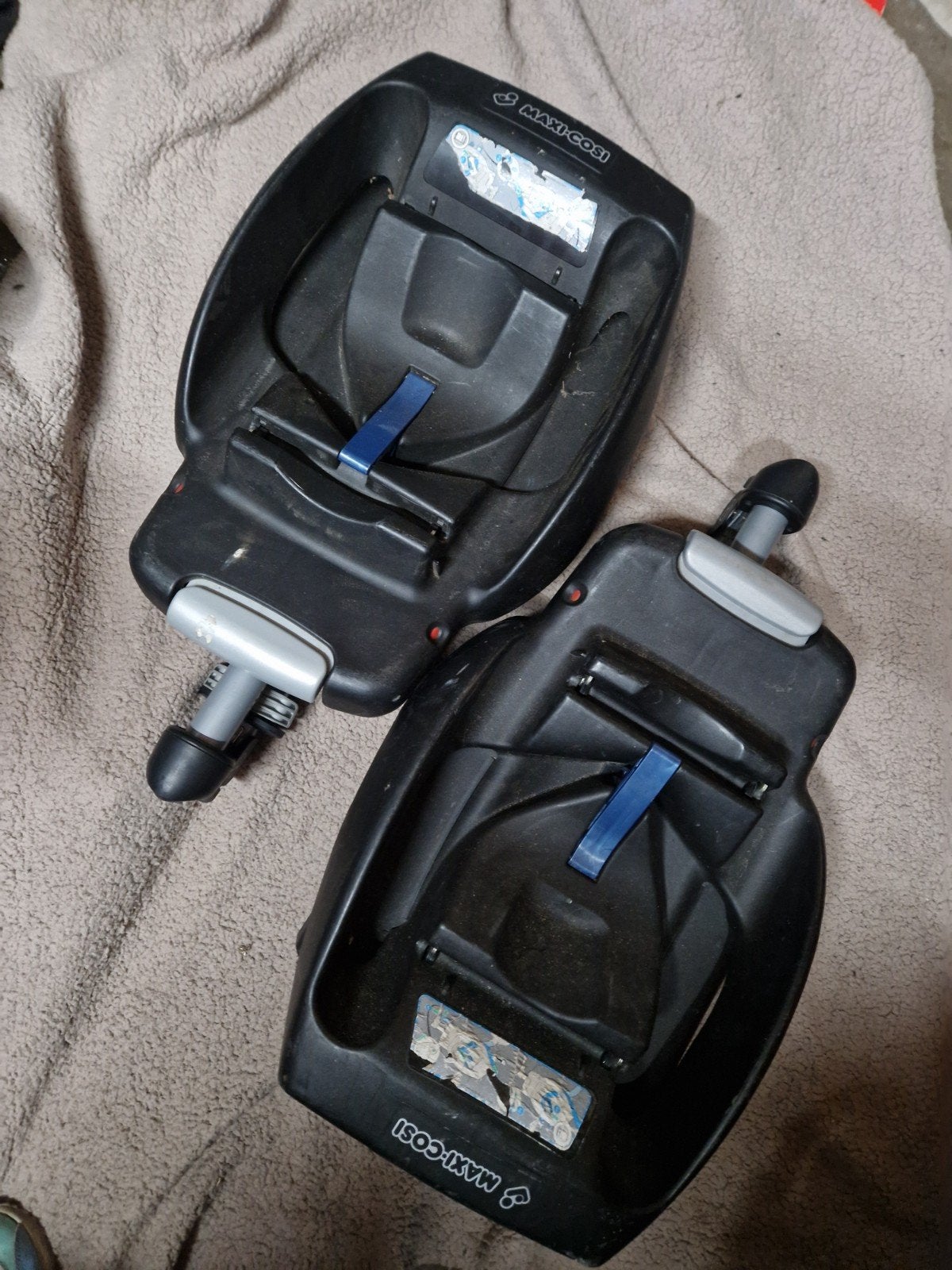 Gratis Maxi-Cosi EasyFix Isofix Base - 2 stuks gratis, Kinderen en Baby's, Autostoeltjes, Ophalen, Autogordel of Isofix, Gebruikt