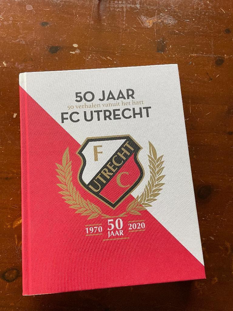 FC Utrecht boeken, Ophalen of Verzenden, Zo goed als nieuw, Overige binnenlandse clubs, Boek of Tijdschrift
