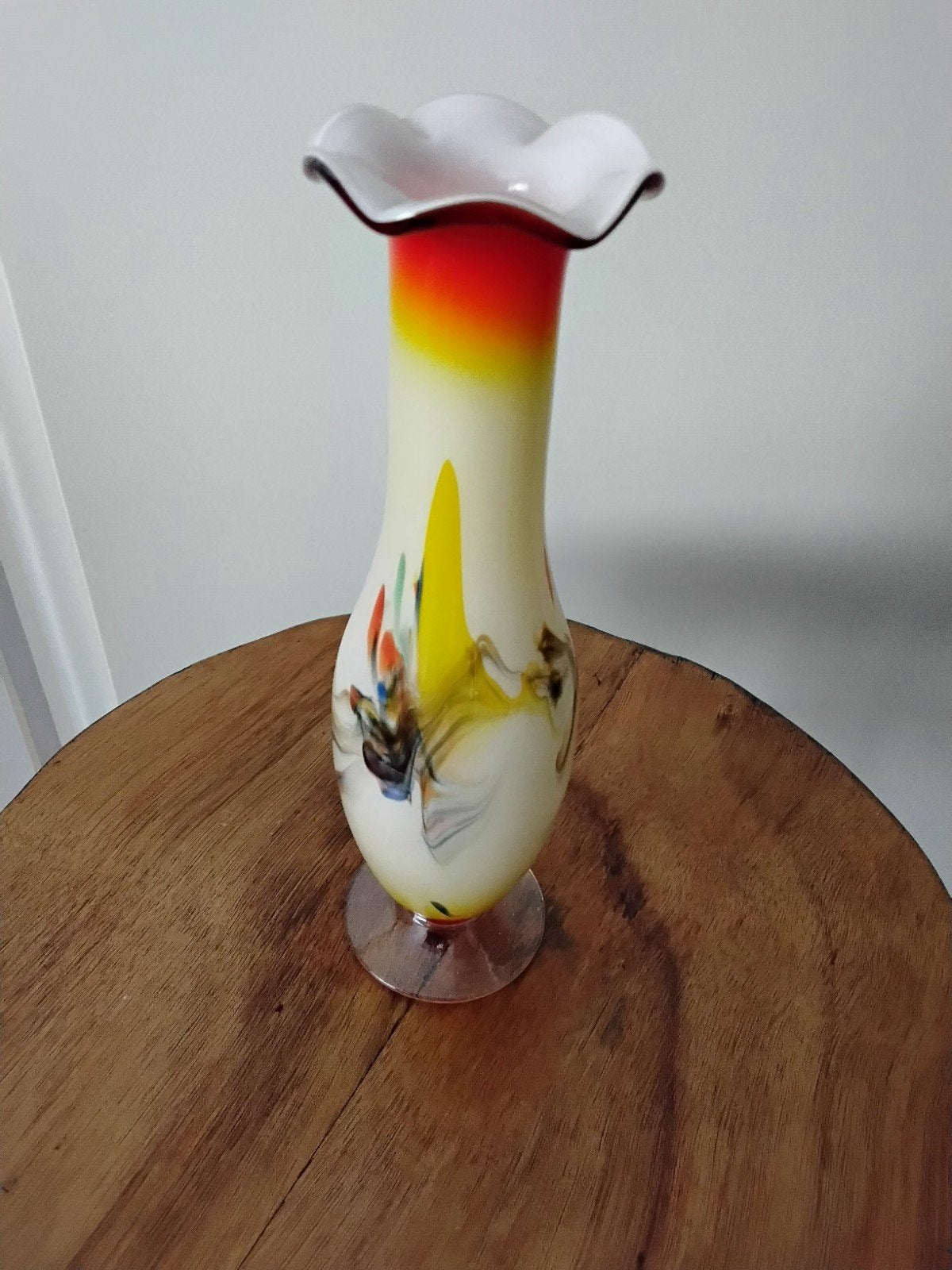 Kleurrijke Opaline vaasje  met uniek  italiaans design., Ophalen of Verzenden