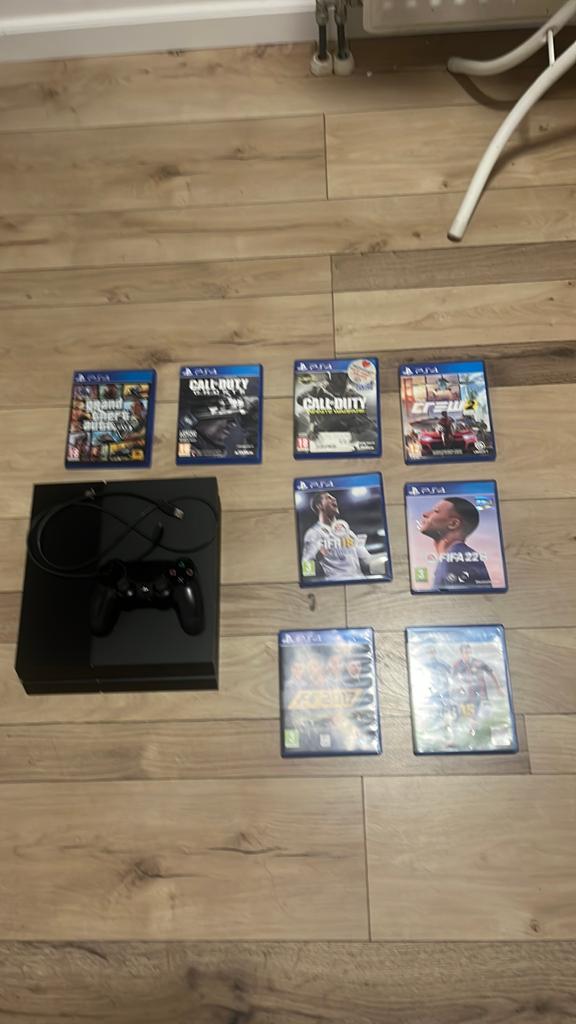 PS4 500GB met controller en 8 games - Zo goed als nieuw, Spelcomputers en Games, Spelcomputers | Sony PlayStation 4, Ophalen, Zo goed als nieuw