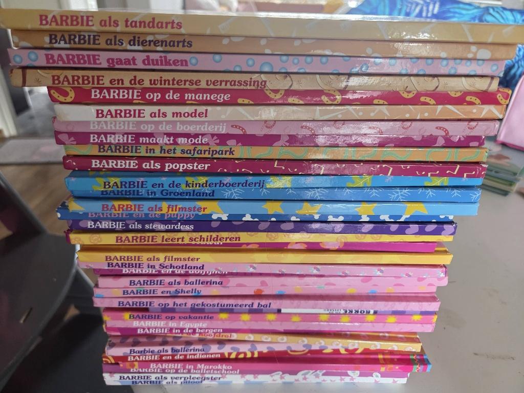 Barbie boeken van de boekenclub en kabouter plop boekjes, Ophalen, Zo goed als nieuw, Fictie algemeen
