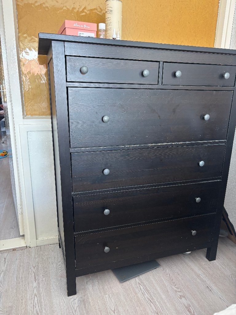 Gratis Hemnes ladekast – ophalen in IJmuiden, Ophalen, Gebruikt, 5 laden of meer, 100 tot 150 cm