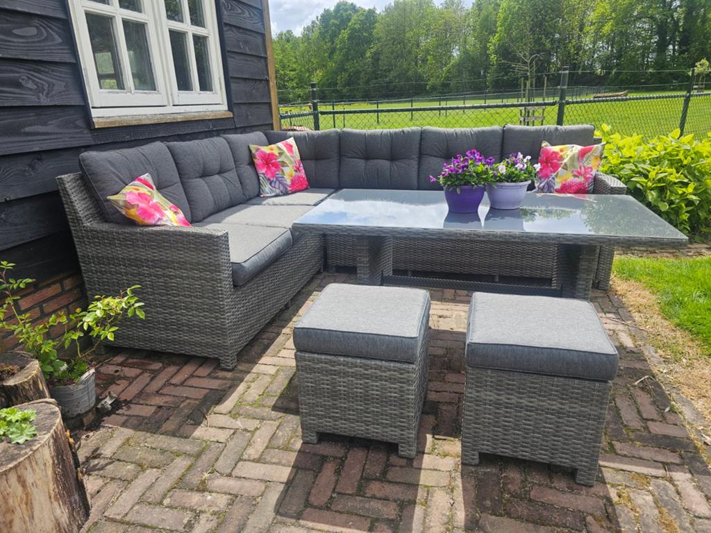 ZGAN loungeset/diningset/hoekbank/tafel/2hockers/kussens, Tuin en Terras, Tuinsets en Loungesets, Ophalen, Zo goed als nieuw, Wicker