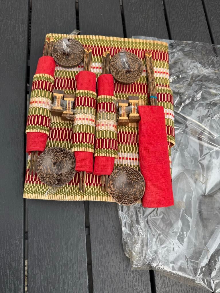Exotische bestekset met houten lepels en stokjes, Ophalen, Nieuw, Hout, Bestekset