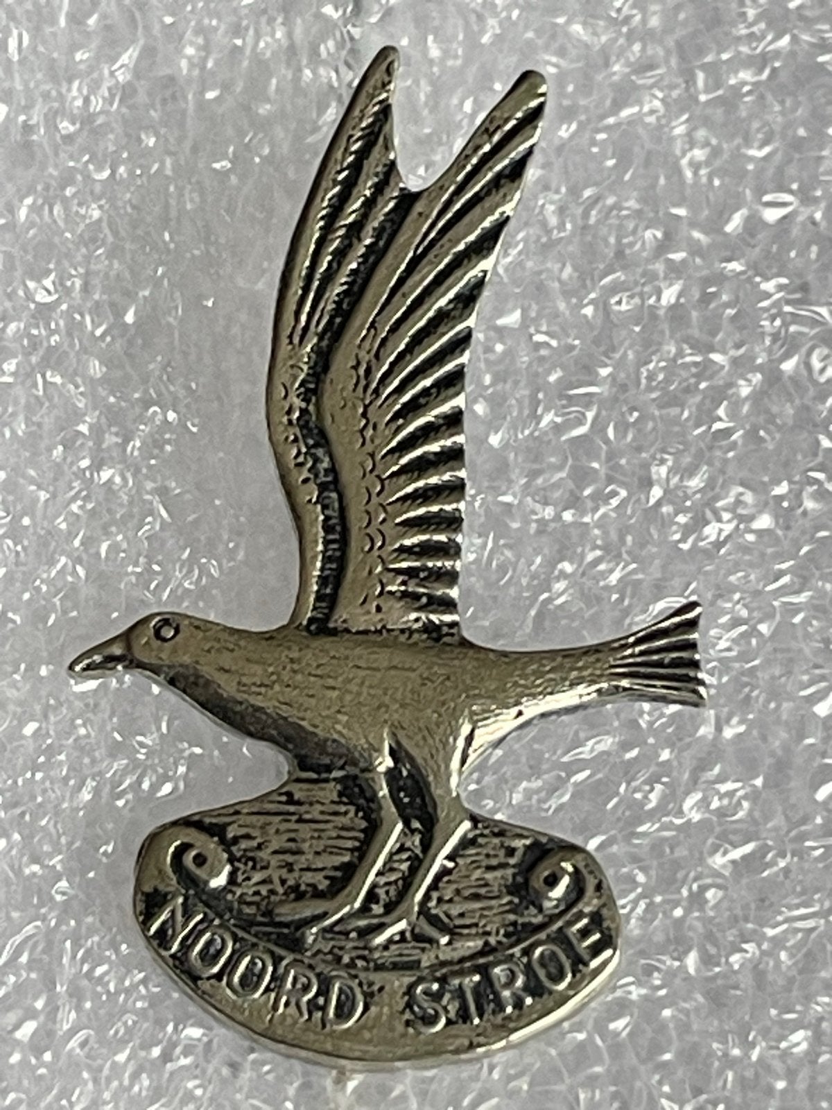Vintage Speldje Noord Stroe - Zeemeeuw Wieringen, Verzamelen, Verzenden, Gebruikt, Stad of Land, Speldje of Pin