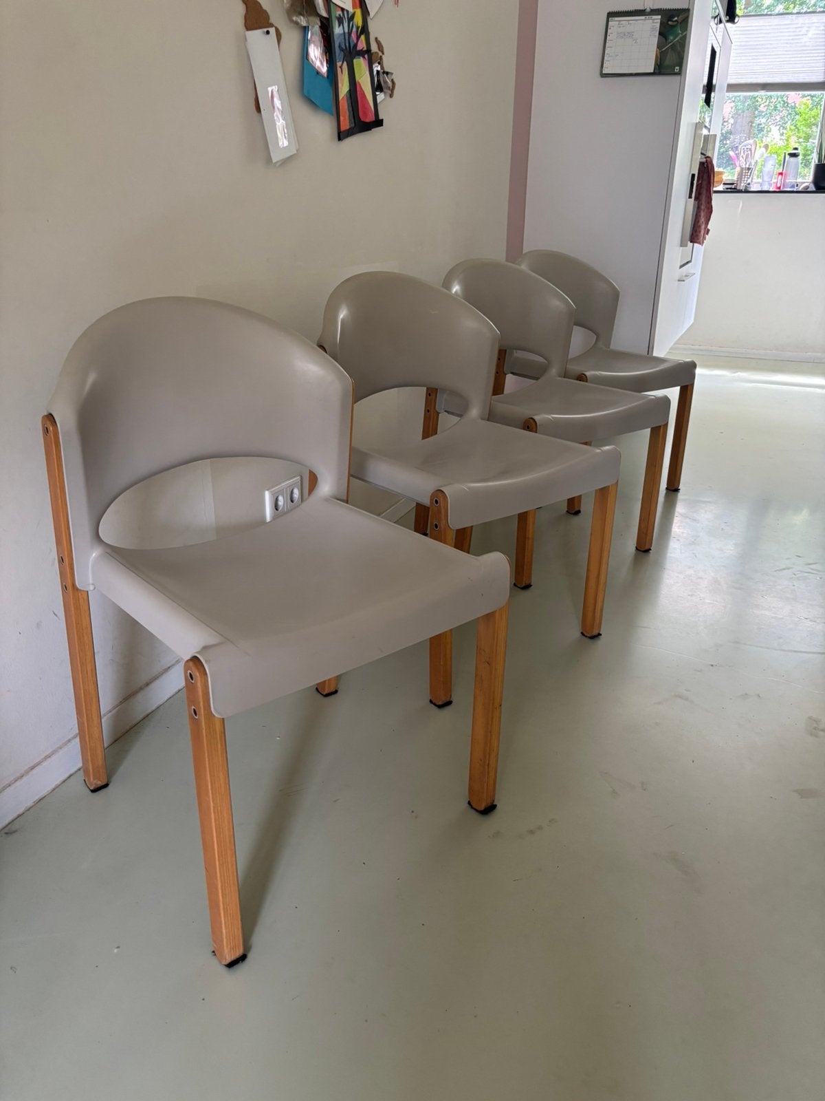 Aeon Mondial Stoelen - Dutch design, Huis en Inrichting, Stoelen, Ophalen, Kunststof, Space age Dutch Design, Zo goed als nieuw