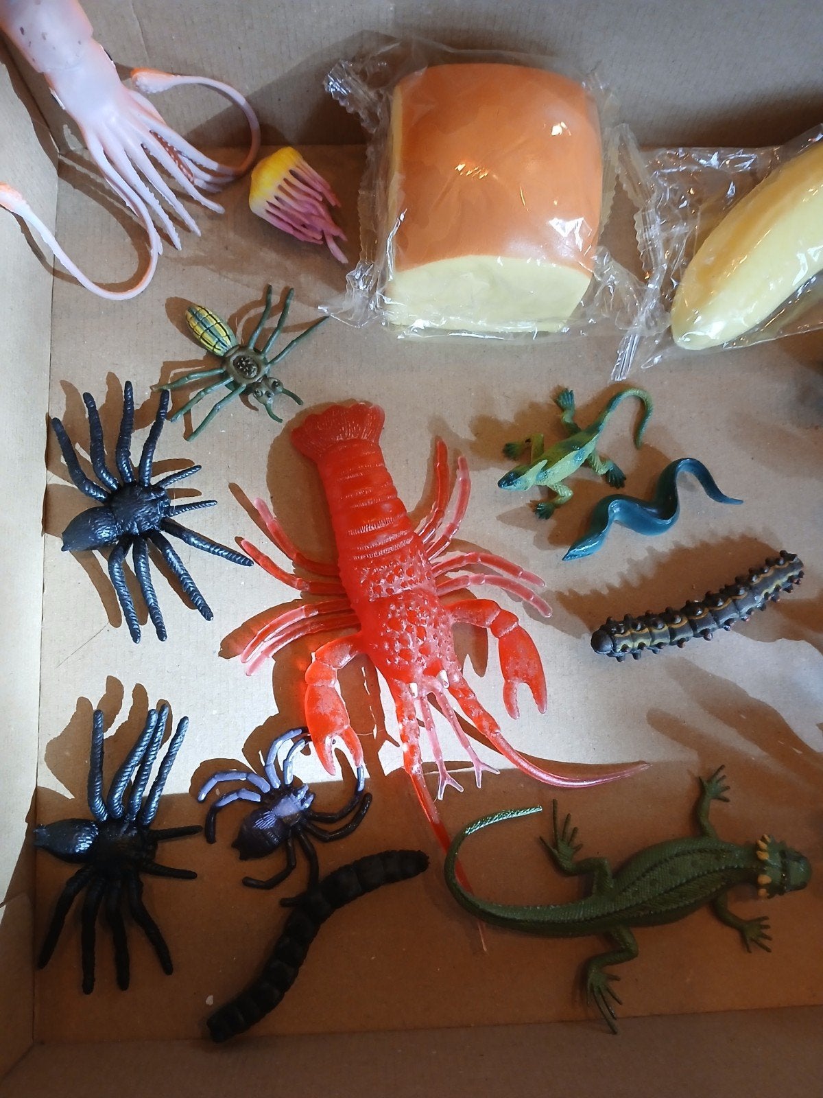 Verzameling plastic dierenfiguren en squishy brood/banaan, Ophalen of Verzenden, Gebruikt, Jongen of Meisje