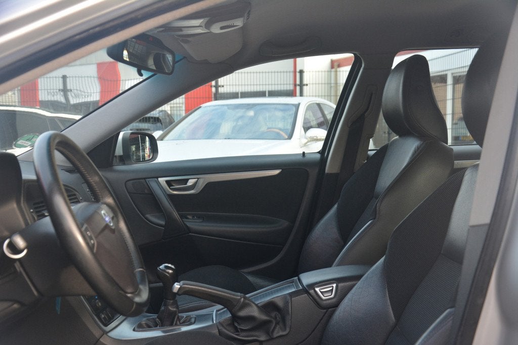 Volvo V70 2.4 Edition | Clima | Cruise | Leer | NL Auto! |, Auto's, Volvo, Voorwielaandrijving, Zwart, 170 pk, Euro 4