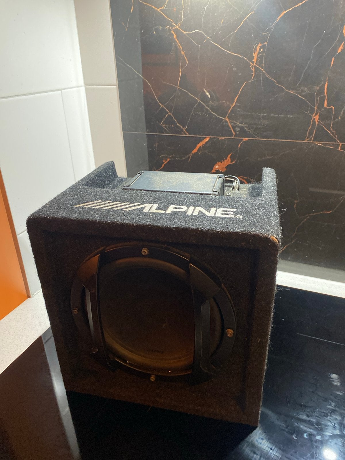 Alpine Subwoofer met ingebouwde versterker, Ophalen of Verzenden, Gebruikt