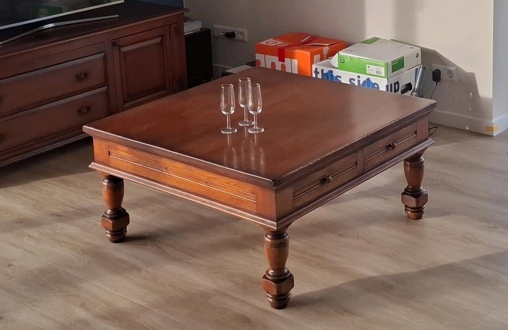 Klassieke houten salontafel met lades, Ophalen, Gebruikt, 50 tot 100 cm, Vierkant