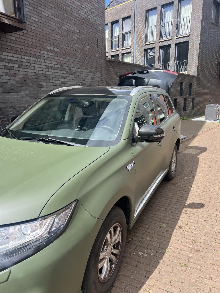 Mitsubishi Outlander PHEV 2.4 4WD 2019 | Dealeronderhouden, Auto's, Automaat, Outlander, 4 cilinders, Leder en Stof