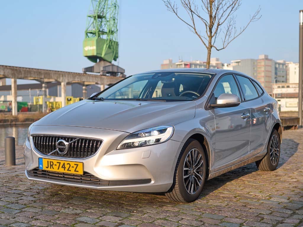 Volvo V40 1.5 T2 Nordic+ | Automaat | Facelift | Dealeronder, Stof, 1498 cc, 4 cilinders, 700 kg