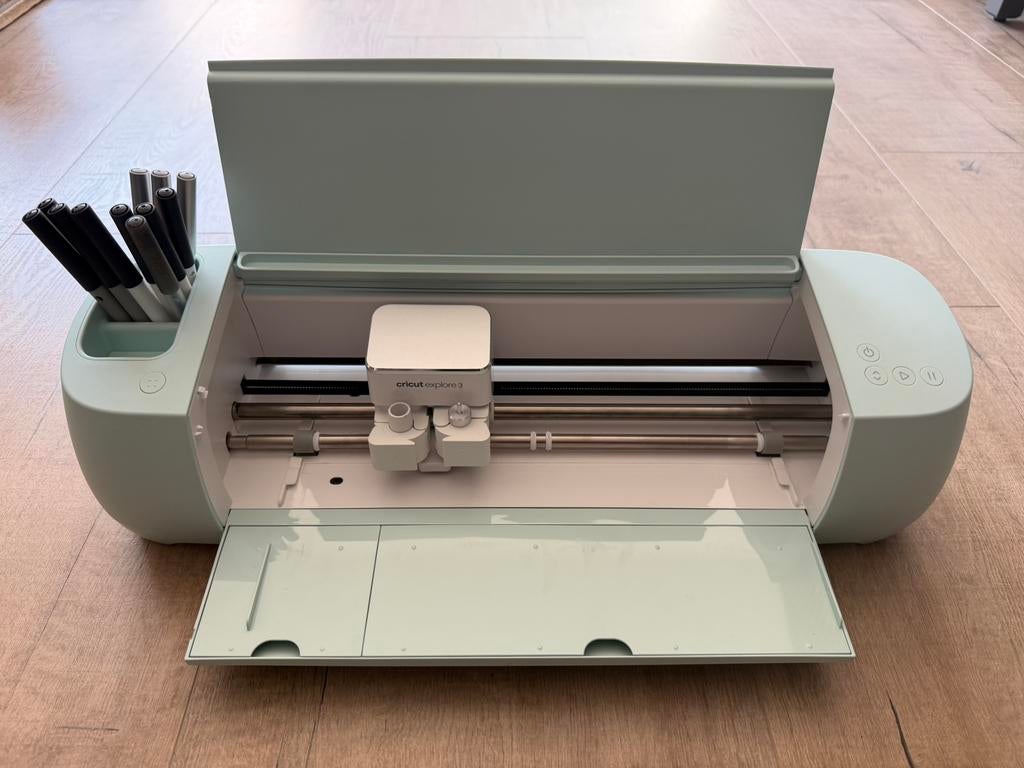 Cricut Explore 3 met accesoires, Ophalen, Zo goed als nieuw, Papier of Karton, Machine