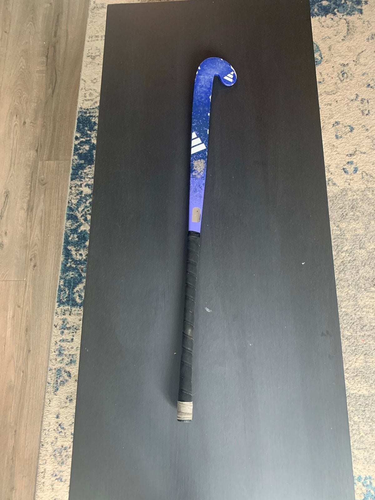 Adidas Zaalstick - 1 seizoen gebruikt, moet weg!, Sport en Fitness, Hockey, Ophalen, Zo goed als nieuw, Stick