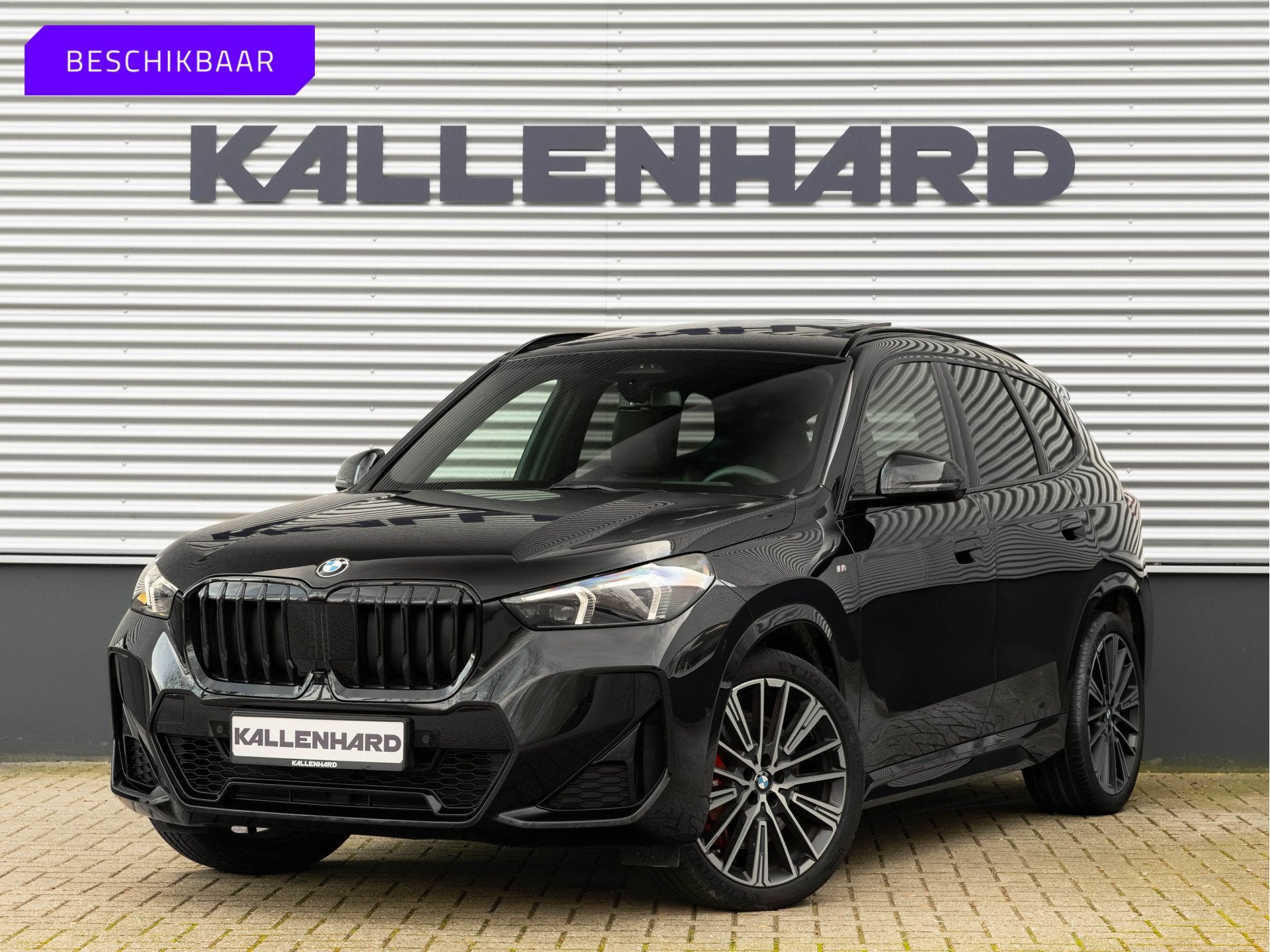 BMW X1 sDrive18i M-Sport Pro - 20 inch - Pano - Memory - Tre, Auto's, 12 maanden, 136 pk, Euro 6, Zwart