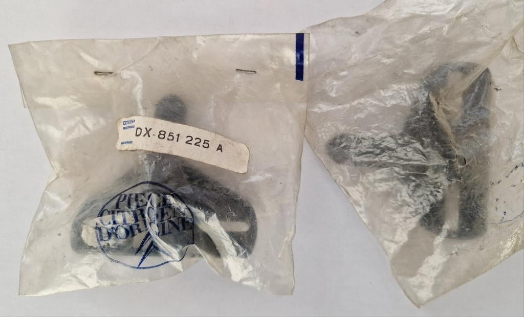 Citroen DS ID Pallas set NOS achterscherm houders, Ophalen of Verzenden