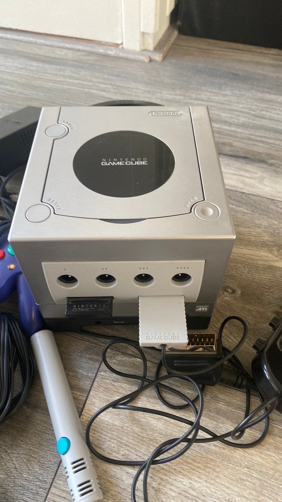 Nintendo GameCube met twee controller en een spelletje, Spelcomputers en Games, Ophalen, Zo goed als nieuw, Met 1 controller