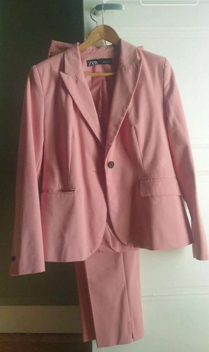 Zara roze gevoerde blazer en enkellange broek pak maat 42, Kleding | Dames, Maat 42/44 (L), Ophalen of Verzenden, Zo goed als nieuw