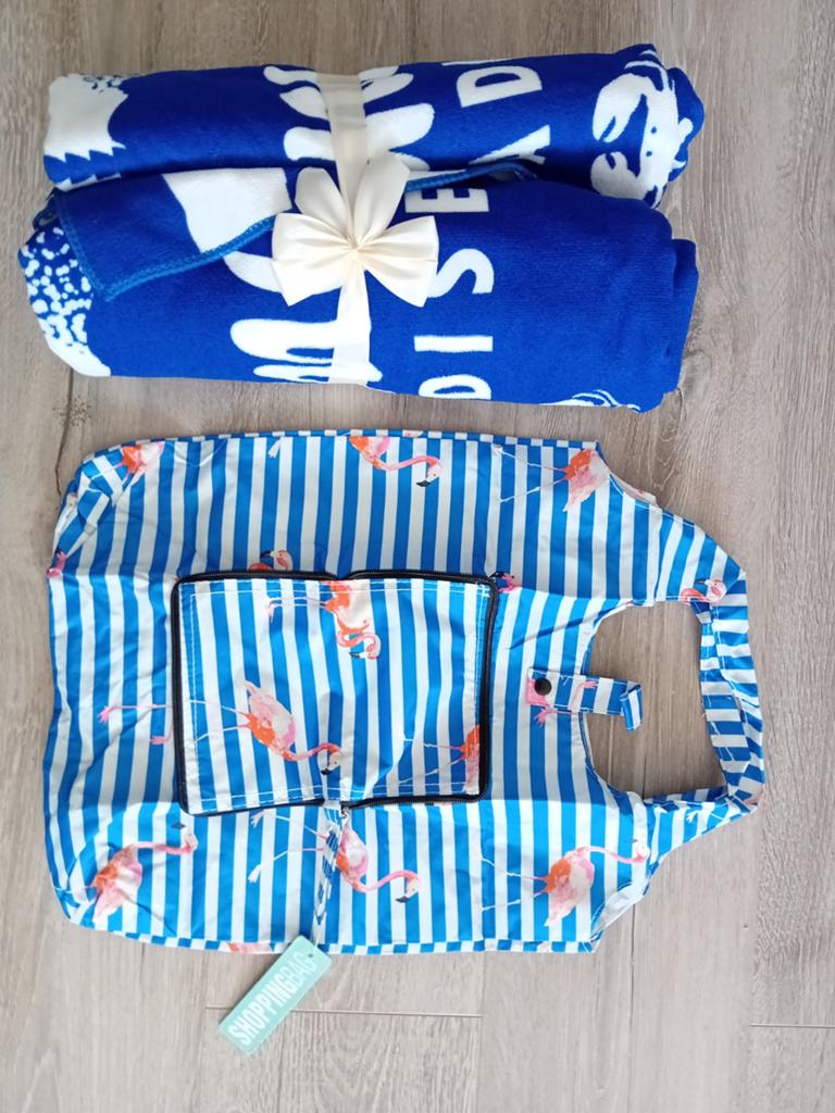 Strandlaken 2 st. met 1stuk unieke opvouwbare handtas. Nieuw, Ophalen, Nieuw, Blauw