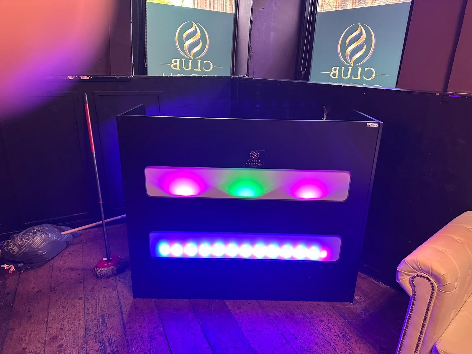 DJ Booth met sfeervolle LED-verlichting, Ophalen, Zo goed als nieuw, Dj-set, Overige merken