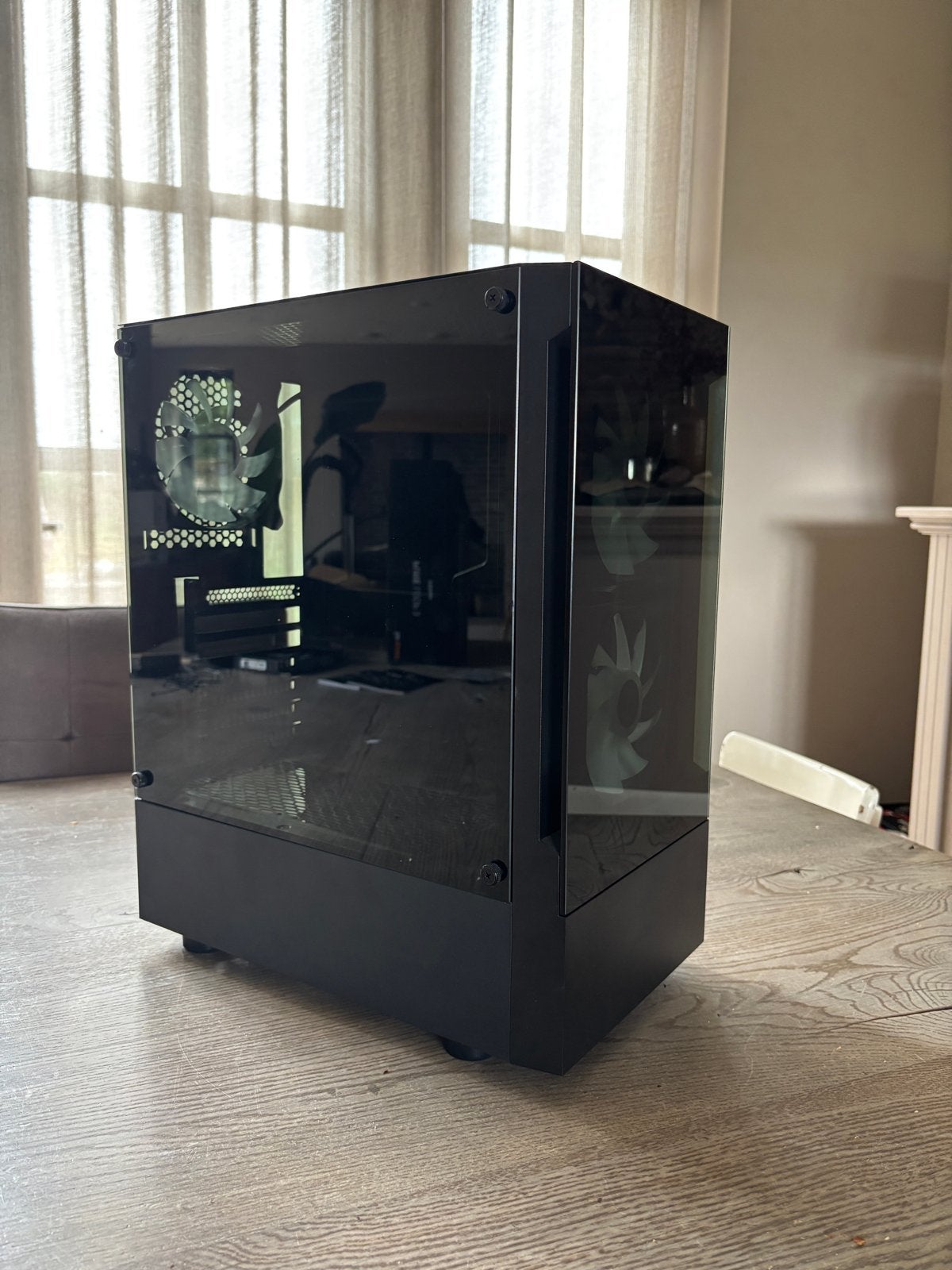 Gamdias Talos E3 Mid Tower PC-behuizing met RGB Fans, Ophalen of Verzenden, Zo goed als nieuw