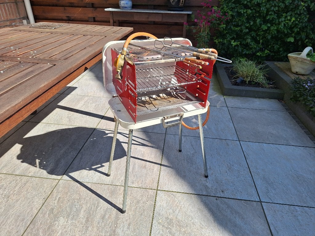 Landmann Gas Barbecue / Gasgrill met 2 kookplaten, Ophalen, Gebruikt