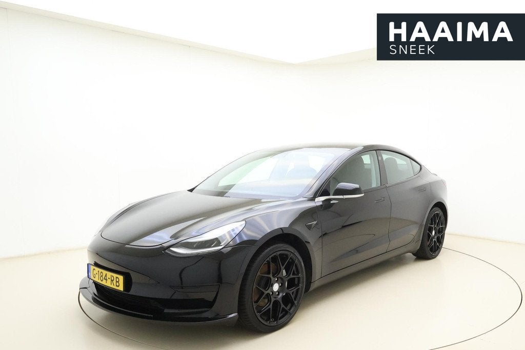 Tesla Model 3 Standard RWD Plus 60 kWh | Trekhaak | Panorama, Auto's, Automaat, 238 pk, Gebruikt, Zwart