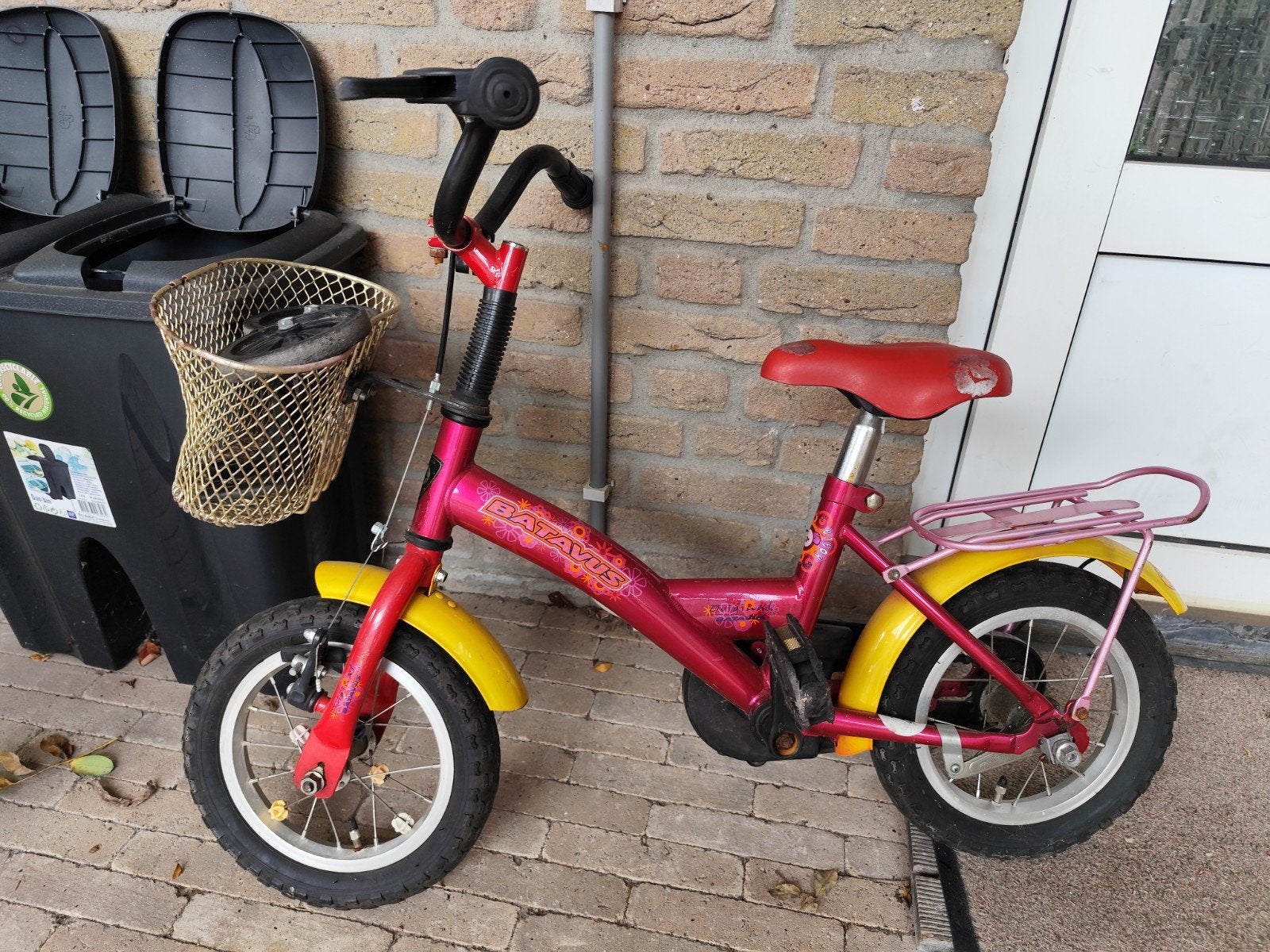 Kinderfiets 12 inch met zijwieltjes - 2-4 jaar, Fietsen en Brommers, Ophalen, Zijwieltjes, Gebruikt, Velgrem
