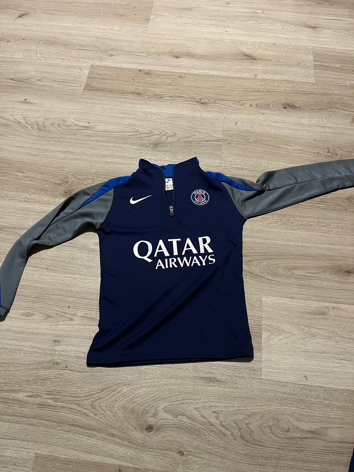 PSG Trainingspak - Shirt en Broek, Maat S, Ophalen of Verzenden, Zo goed als nieuw, Trainingspak