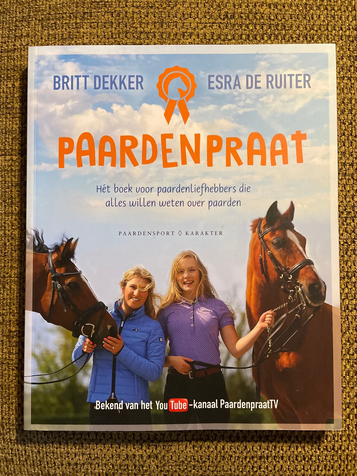 Esra de Ruiter - Paardenpraat, Boeken, Non-fictie, Esra de Ruiter; Britt Dekker, Ophalen of Verzenden, Zo goed als nieuw