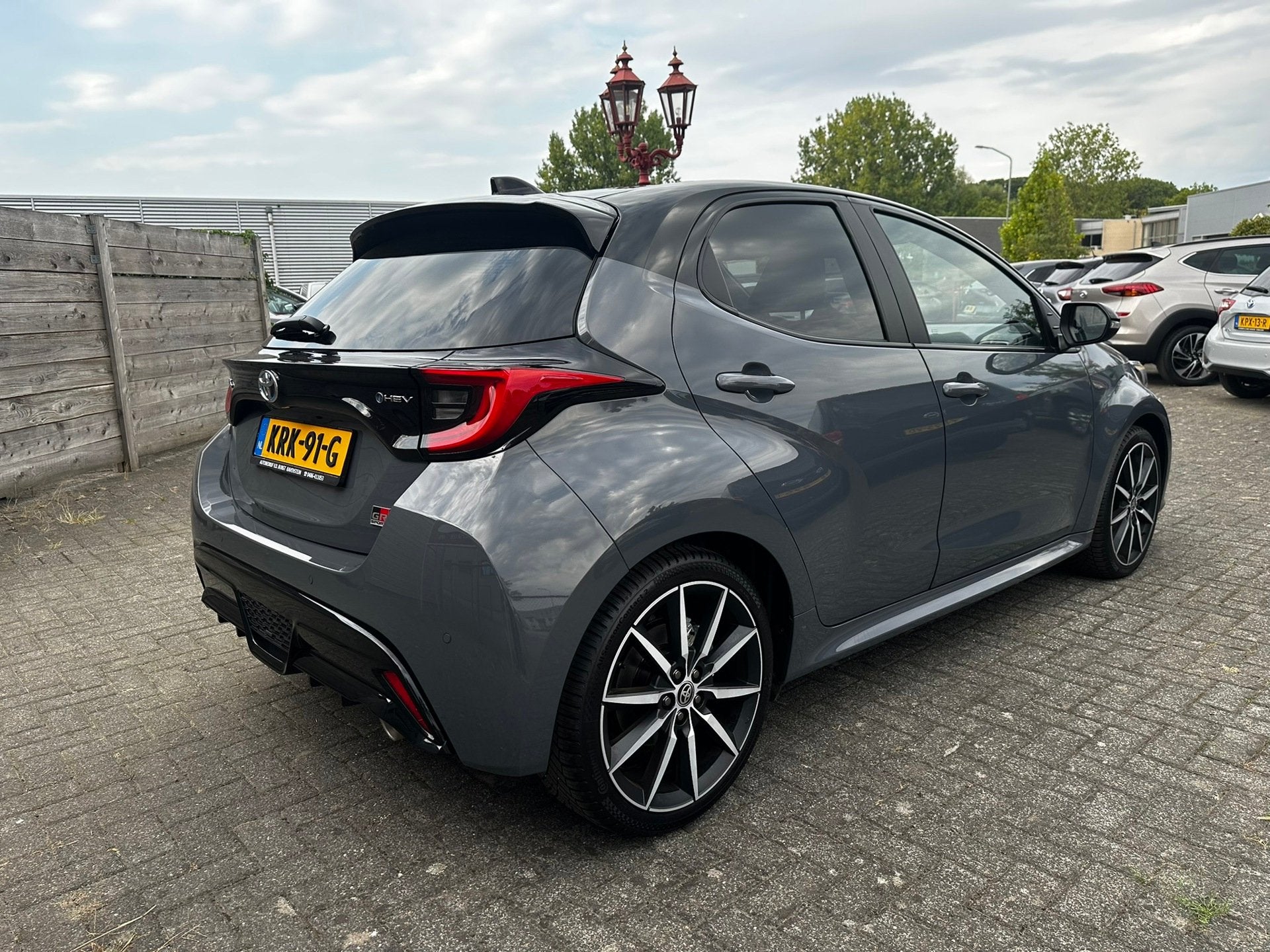 Toyota Yaris 1.5 Hybrid 130 GR SPORT PANO| HUD | JBL | CAM |, 450 kg, Gebruikt, Euro 6, 450 kg