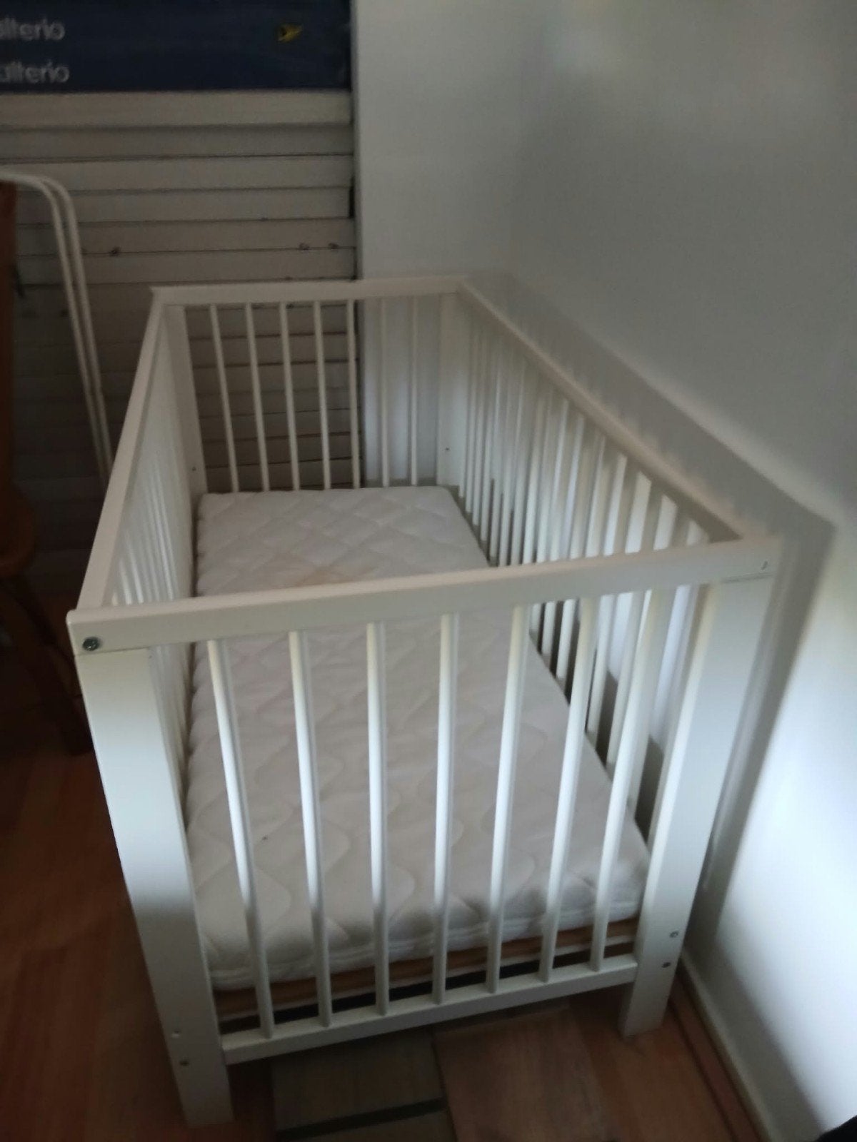 Wit ledikant met matras - Zo goed als nieuw, Ophalen, Zo goed als nieuw, Ledikant