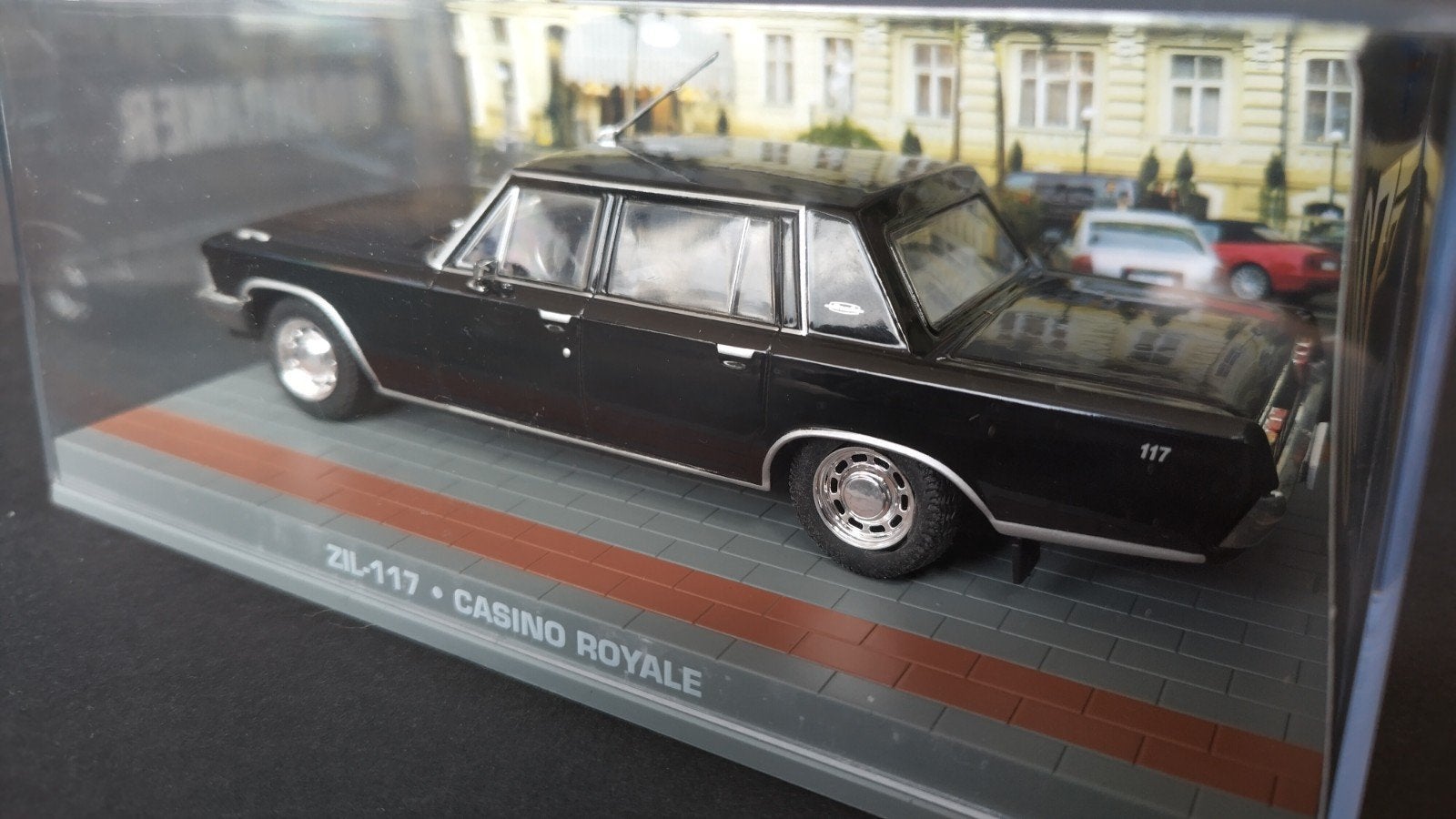 Zil 117 1:43 James Bond 007 Casino Royale Pol, Overige merken, Auto, Verzenden, Nieuw