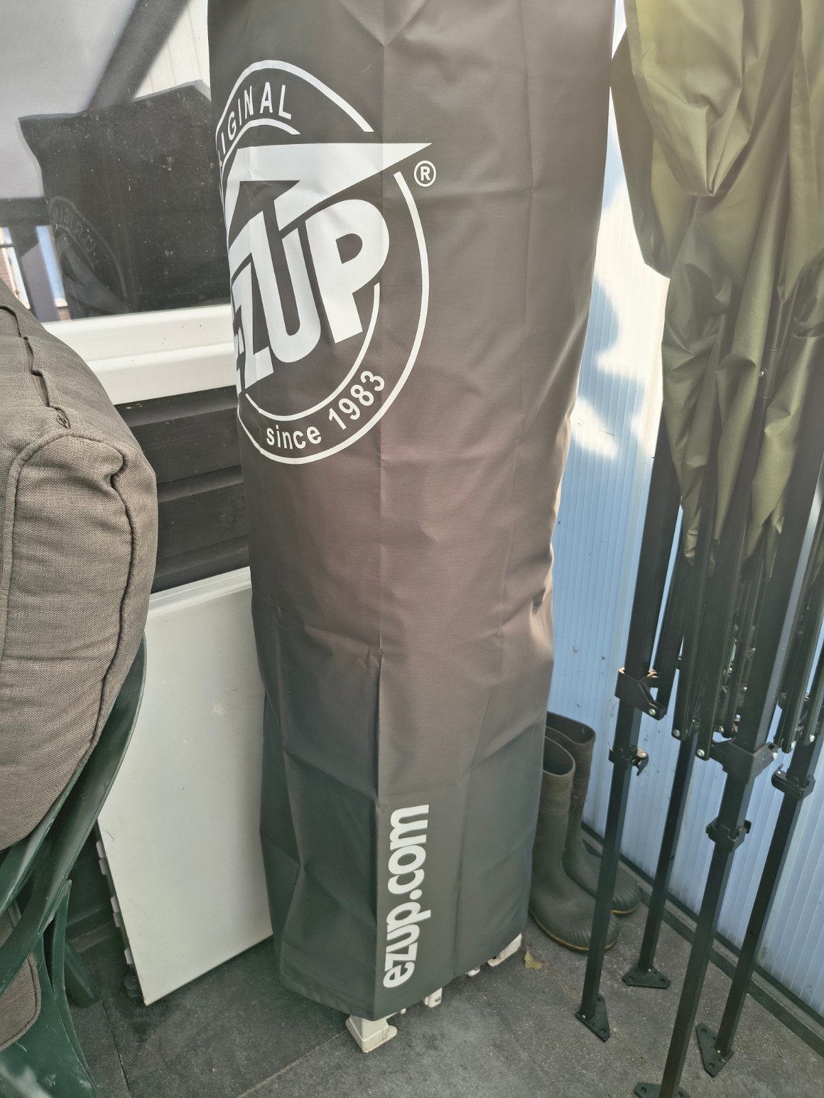 Ezup tent 4,5 x 3 mtr met stalen frame en nieuw doek, Ophalen