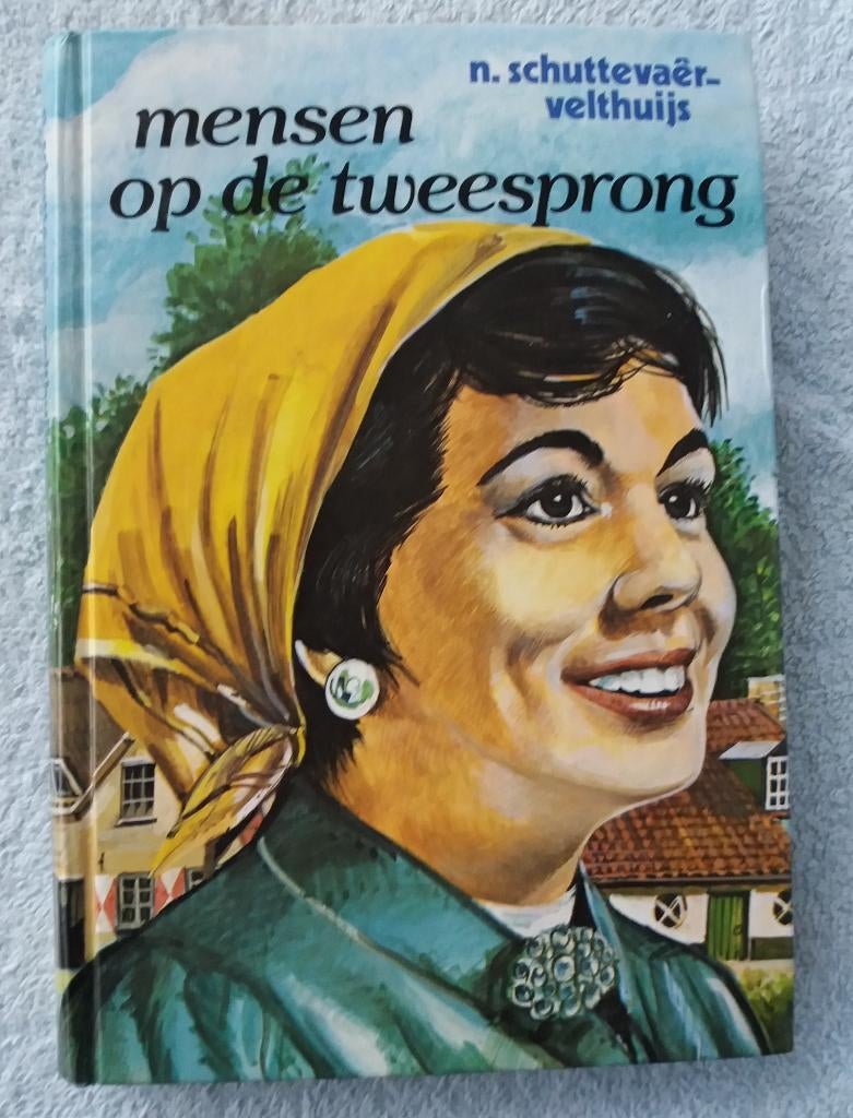 Mensen op de tweesprong. N. Schuttevaer-velthuys, Ophalen of Verzenden, Gelezen