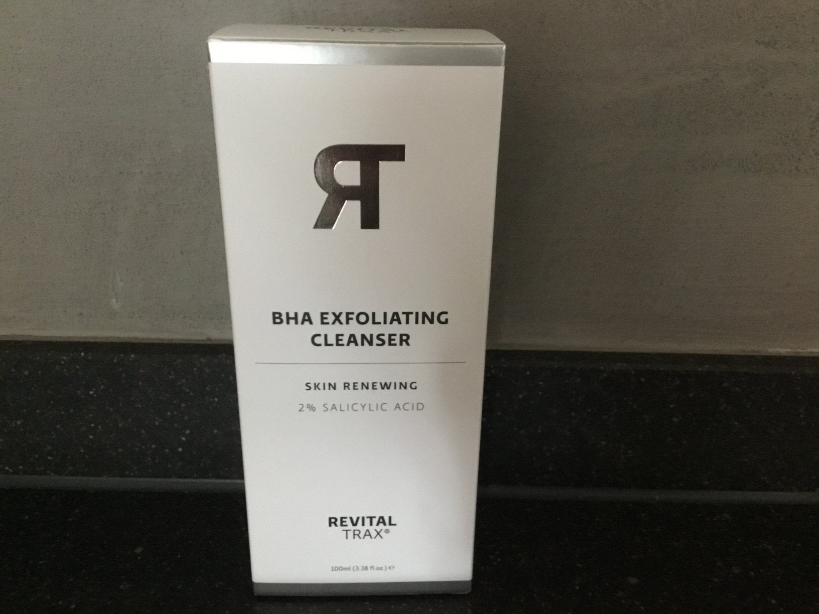 Revitaltrax BHA exfoliating cleanser tht 2028, Ophalen of Verzenden, Nieuw, Gehele gezicht, Reiniging