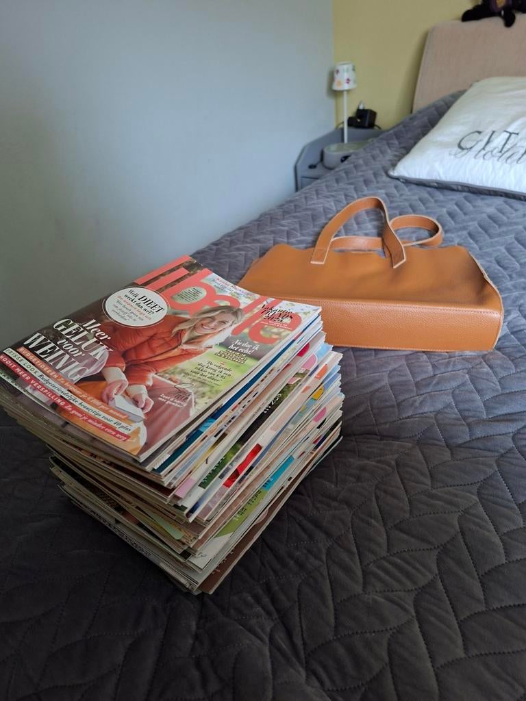 Libelle tijdschriften en echt leren tas, Boeken, Ophalen, Nieuw, Damesbladen
