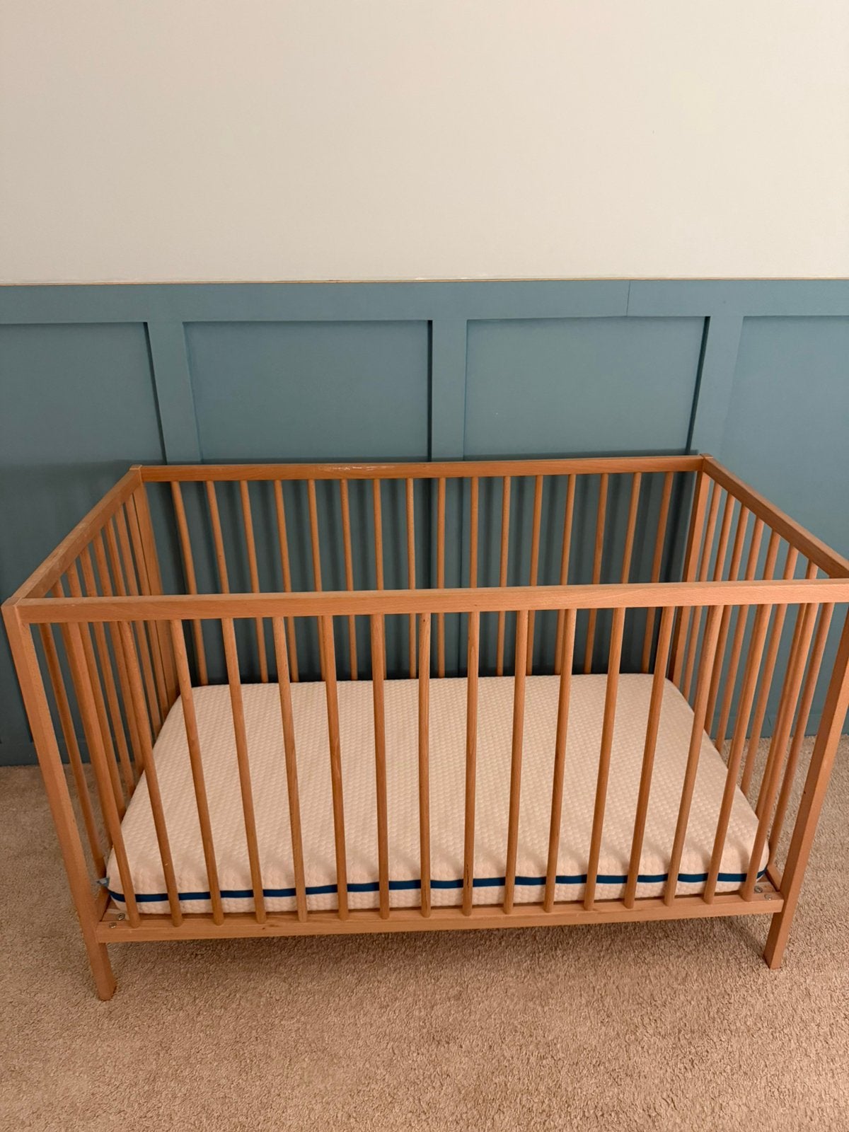 Ikea baby bed met areosleep matras, Kinderen en Baby's, Babywiegjes en Ledikanten, Ophalen, Zo goed als nieuw, Ledikant
