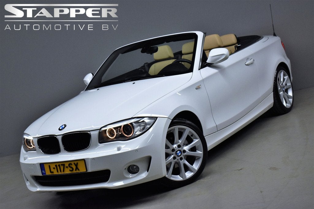 BMW 1 Serie Cabrio 125i 218pk 6-Cil Automaat High Executive, Euro 5, Achterwielaandrijving, Beige, 4 stoelen