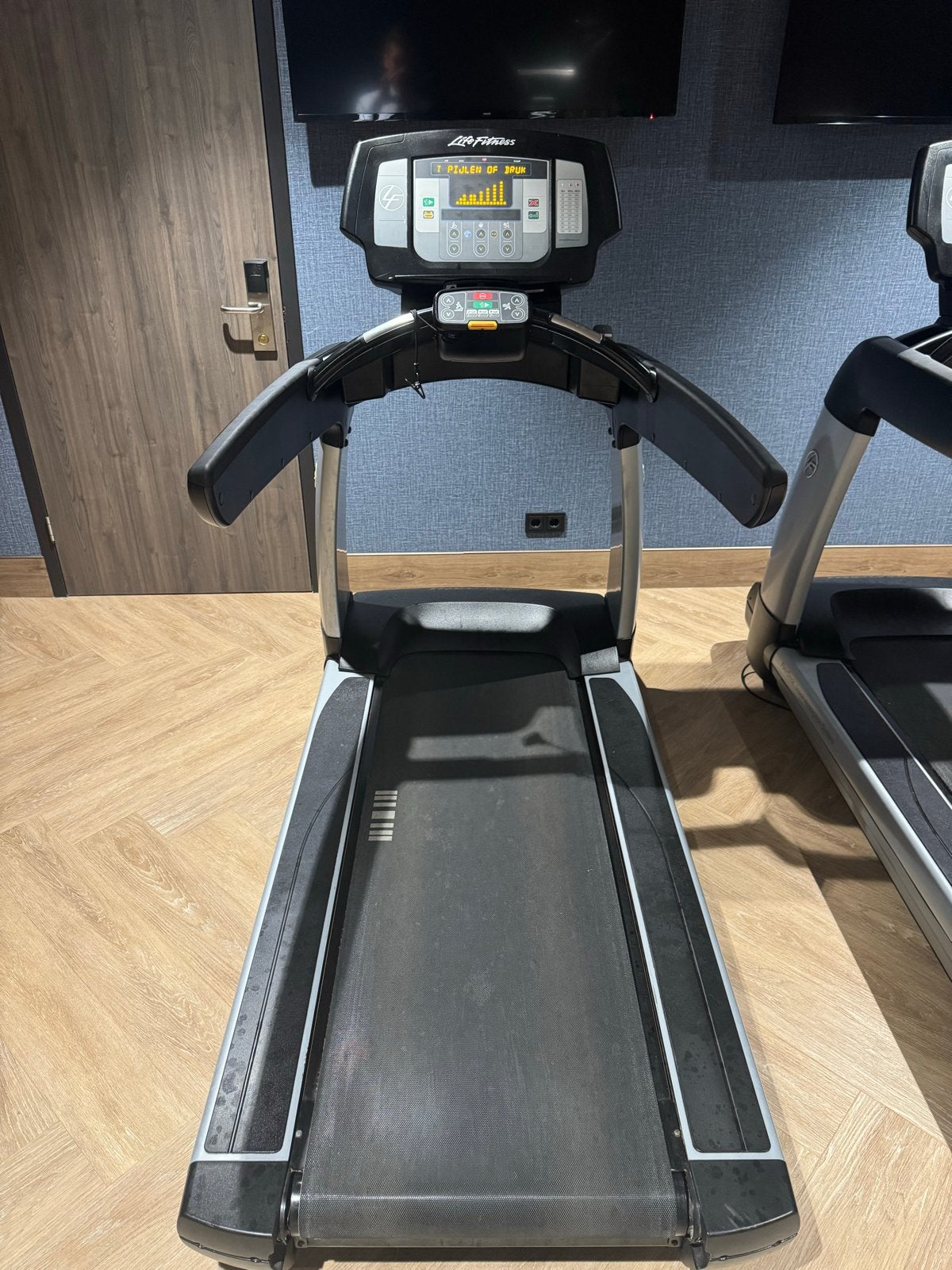 Life Fitness Loopband - Professionele Kwaliteit, Ophalen, Gebruikt, Metaal, Loopband
