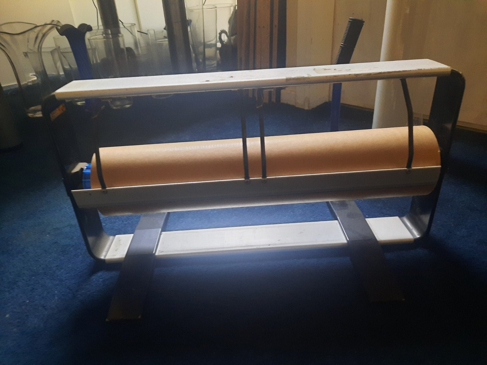 Inpakstation met papierrol en foliedispenser, Diversen, Cadeaupapier, Ophalen of Verzenden