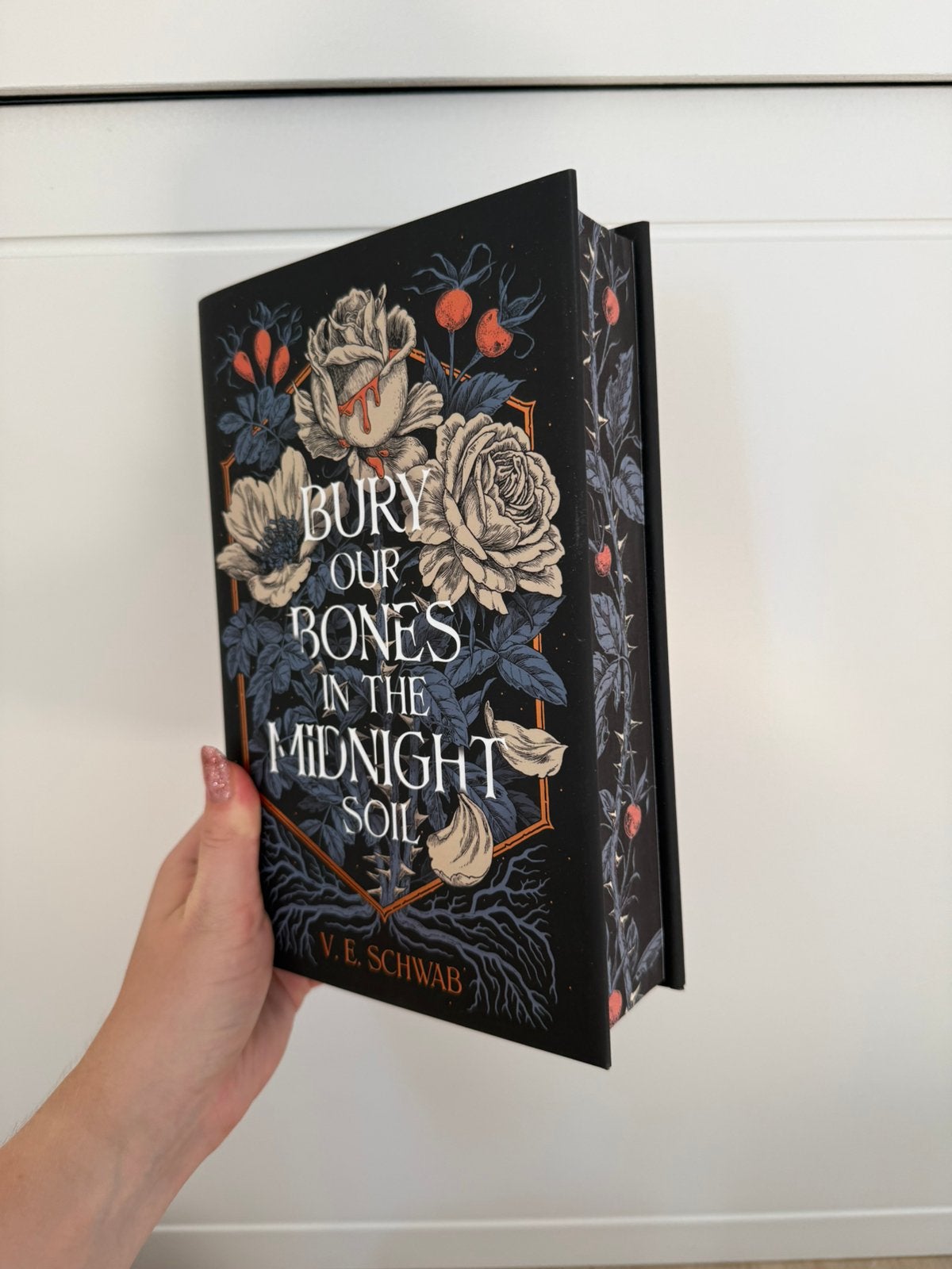 bury our bones in the midnight soil  - fairyloot special, Ophalen of Verzenden