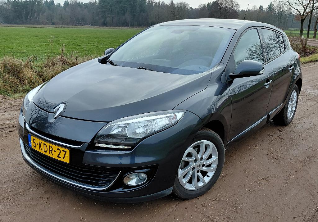Renault Mégane 1.5 DCI 110 Dynamique 2012, met trekhaak, Auto's, Euro 5, Zwart, 4 cilinders, Leder en Stof