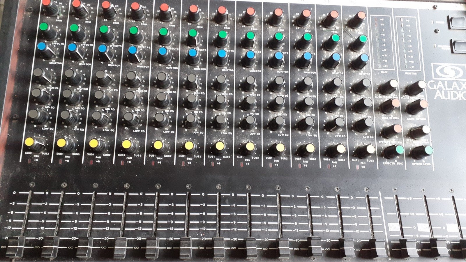 Galaxy Audio mengpaneel - Alles is te zien, Ophalen, Gebruikt, 20 kanalen of meer, Microfooningang